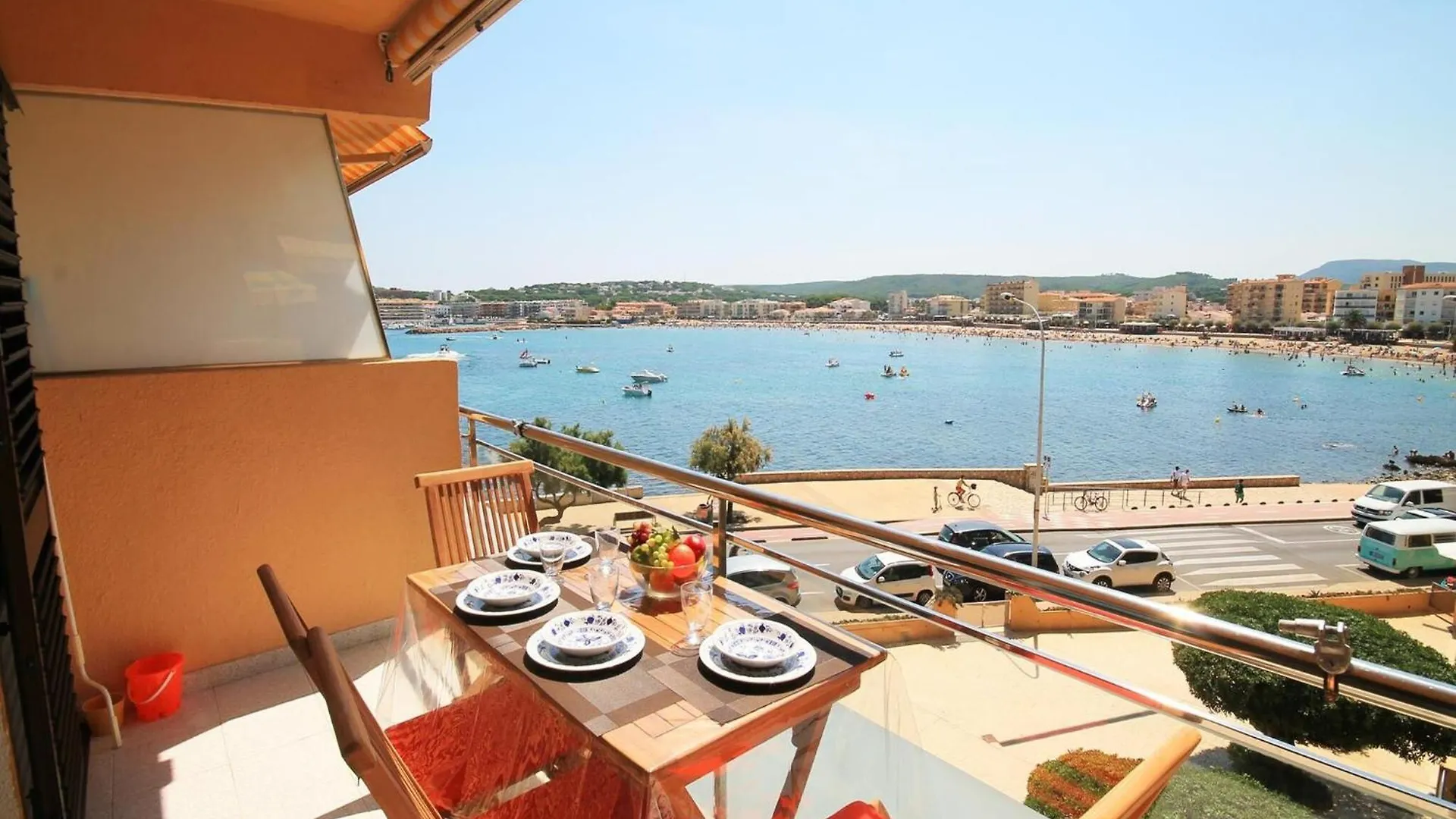 Spacious Holiday Home In Costa Brava L'Escala Apartment